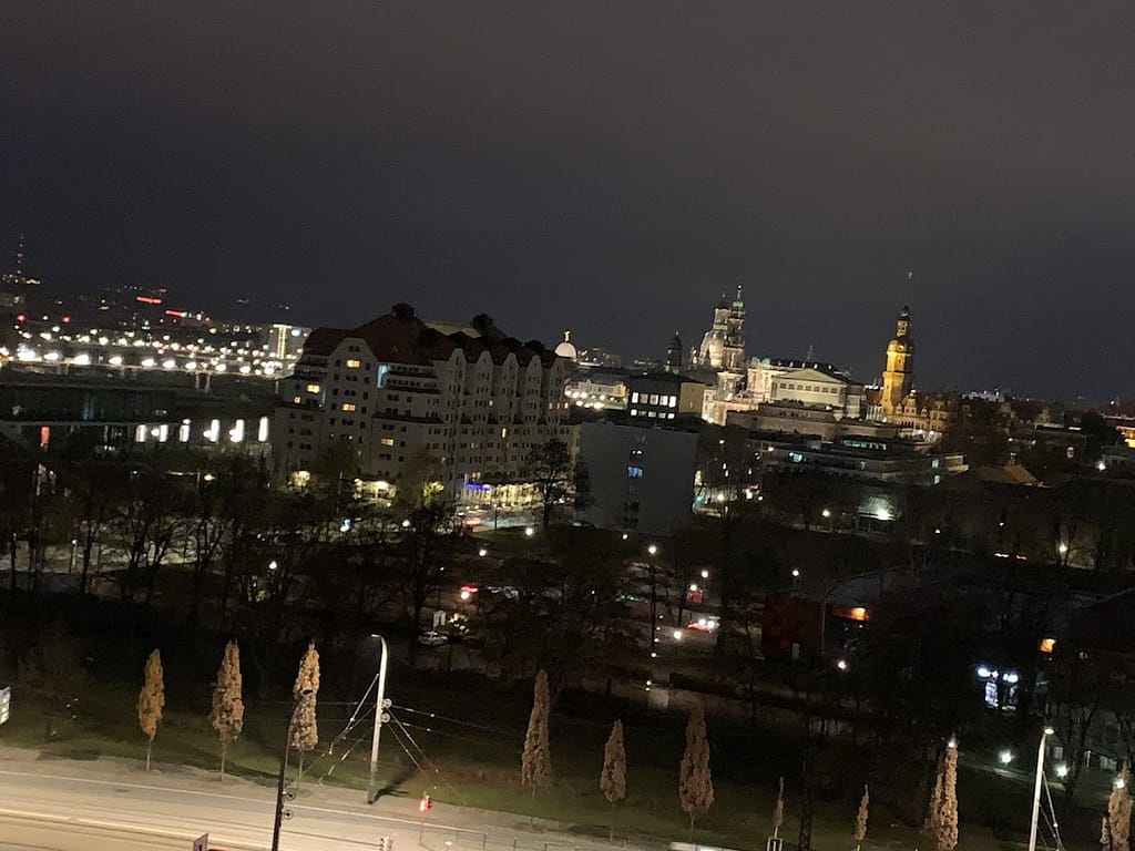 Bilder des Monats November 2021 aus Dresden 4 Blick von der Jenidze bei Nacht