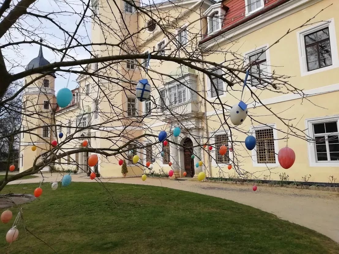 Dicke Eier zu Ostern - von einfach bis Fabergé 1 Eier zu Ostern im Hermsdorfer Schloss