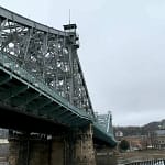 Die Frage ist ja immer, wo man beginnt, wenn man ein neues Projekt wie Gut-Knut anfängt. Bei den letzten Blogs die ich gemacht habe, hatte ich einfach nur eine Idee, die ich dann ohne viel zu überlegen und mich um Design, Struktur und Ähnliches zu kümmern gemacht habe. Gerade beim letzten Blog lasno.de, bei dem es um politisches Tagesgeschehen und Philosophie geht, kam es halt nicht zu sehr auf Design und schöne Bilder an, sondern auf die Inhalte des Textes. Ich habe zwar immer wieder meine Grafik-Ideen umgesetzt, aber es war ein schönes Beiwerk.