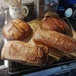 Brot selber backen - Brotkasten und rundes Roggenbrot