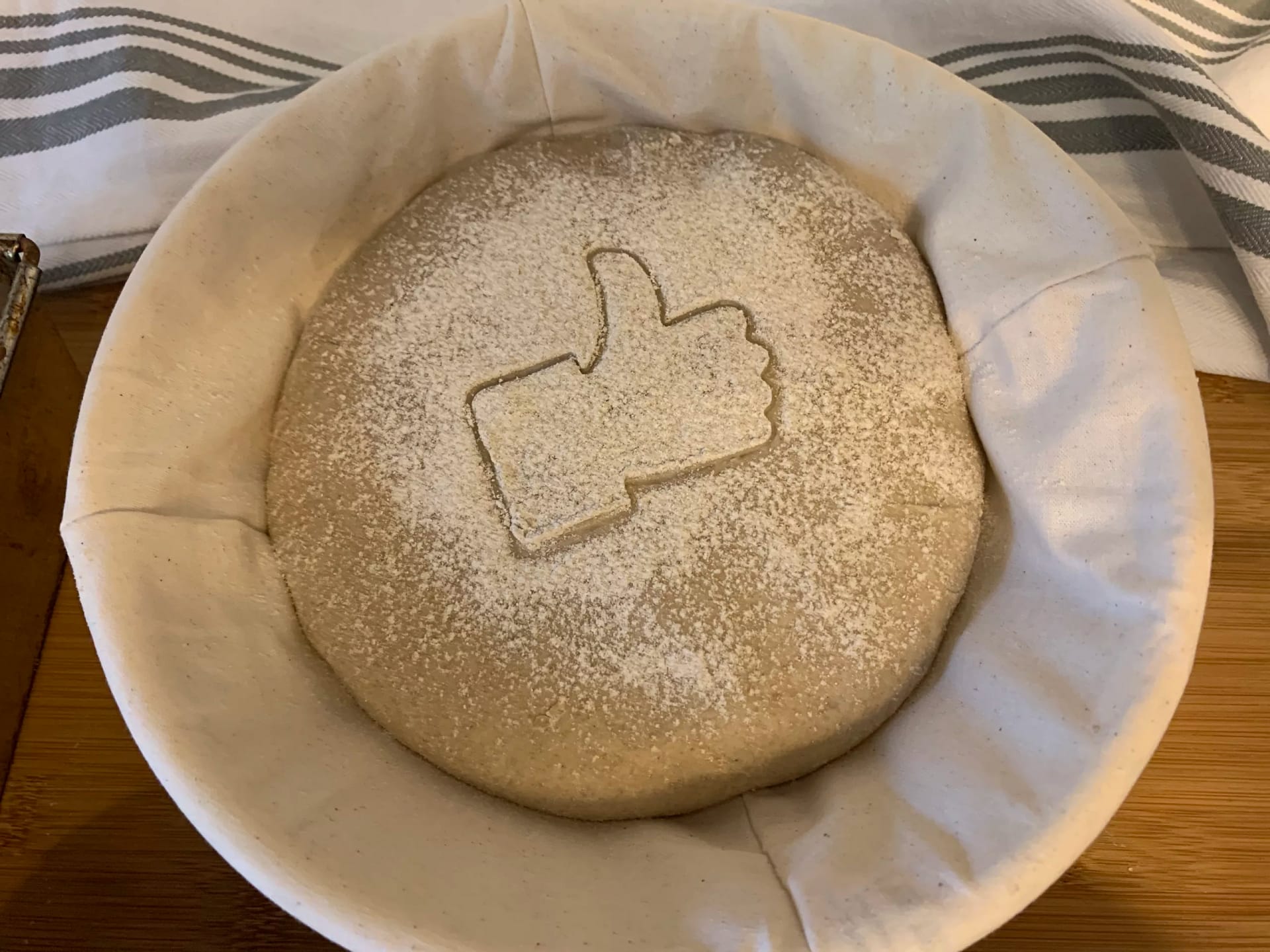 Wie viel Sauerteig gehört in ein Brot? 1 Brot mit Kultursauerteig - Wieviel Sauerteig verwendet man für ein Brot?