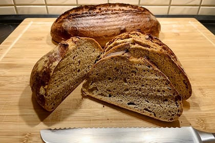 Brot durchgebacken? Oder muss das noch?! 2 Brot durchgebacken oder muss das noch mal in den Ofen?