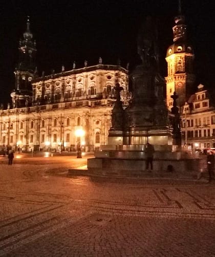 5 coole Unternehmungen für dein Wochenende in Dresden 14 Dresdner-Altstadt-bei-Nacht