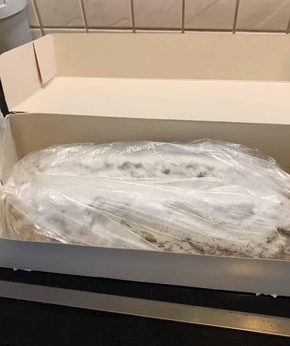 Wann sollte man seinen Stollen für Weihnachten backen? 10 Christstollen fertig für das Lagern