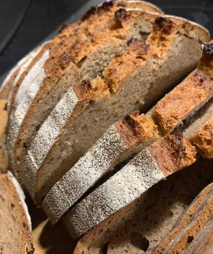 Geschnitten Brot mit Sauerteig