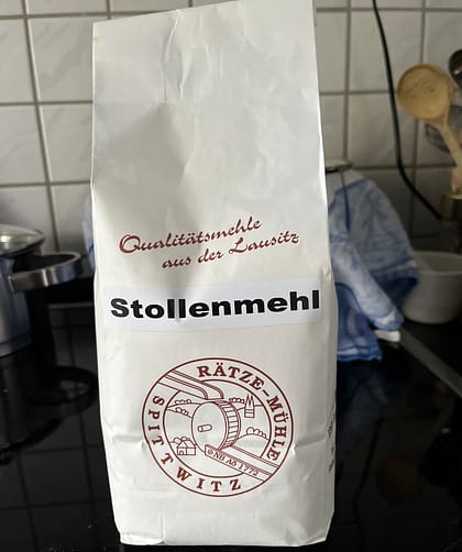 Warum du zum Stollen backen Stollenmehl brauchst 2 Stollenmehl