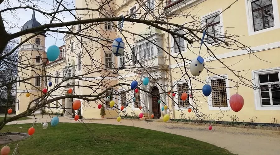Dicke Eier zu Ostern - von einfach bis Fabergé 1 Eier zu Ostern im Hermsdorfer Schloss
