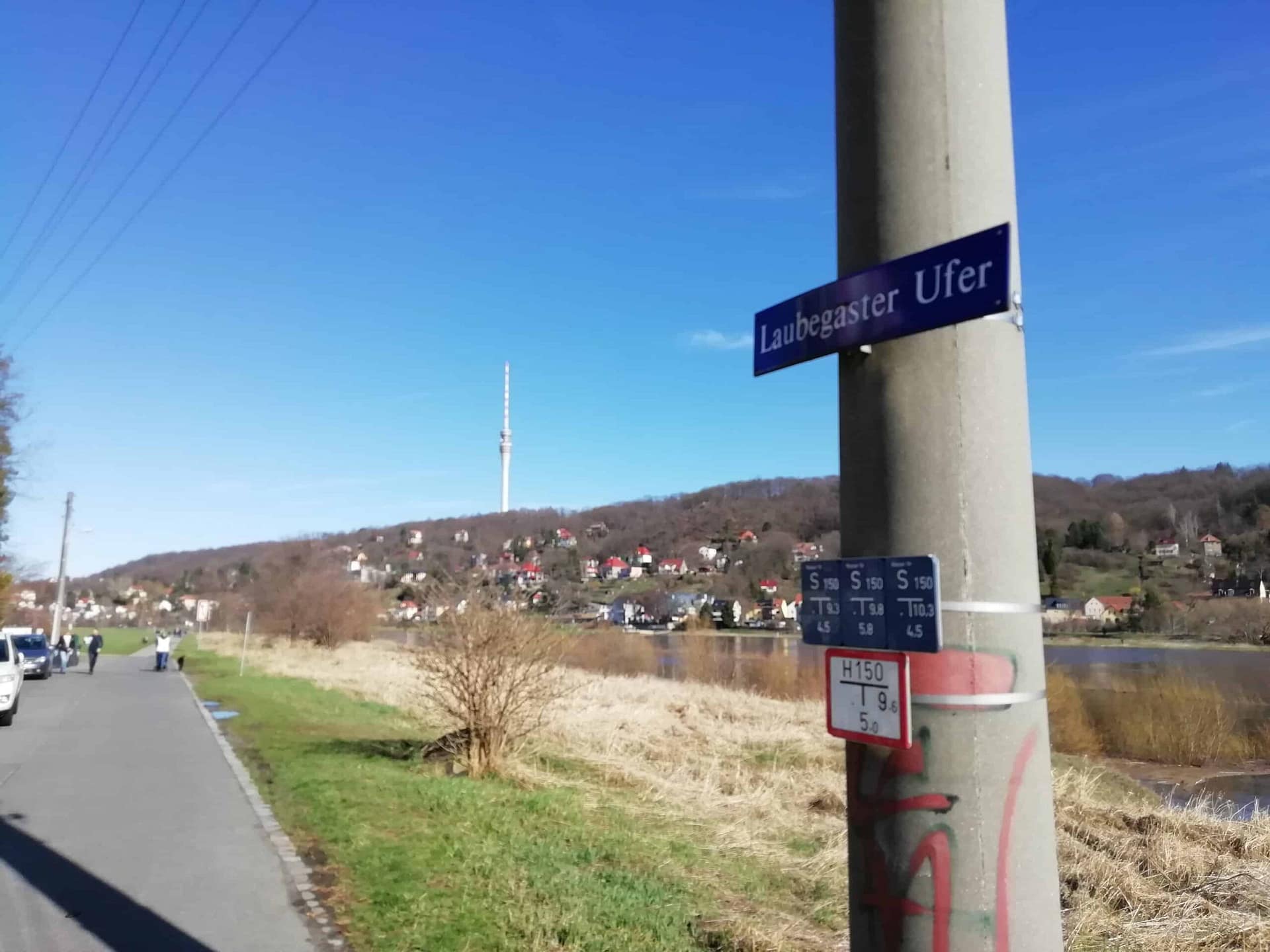 Bildergalerie die Elbe am Laubegaster Ufer 2 Straßenschild Laubegaster Ufer