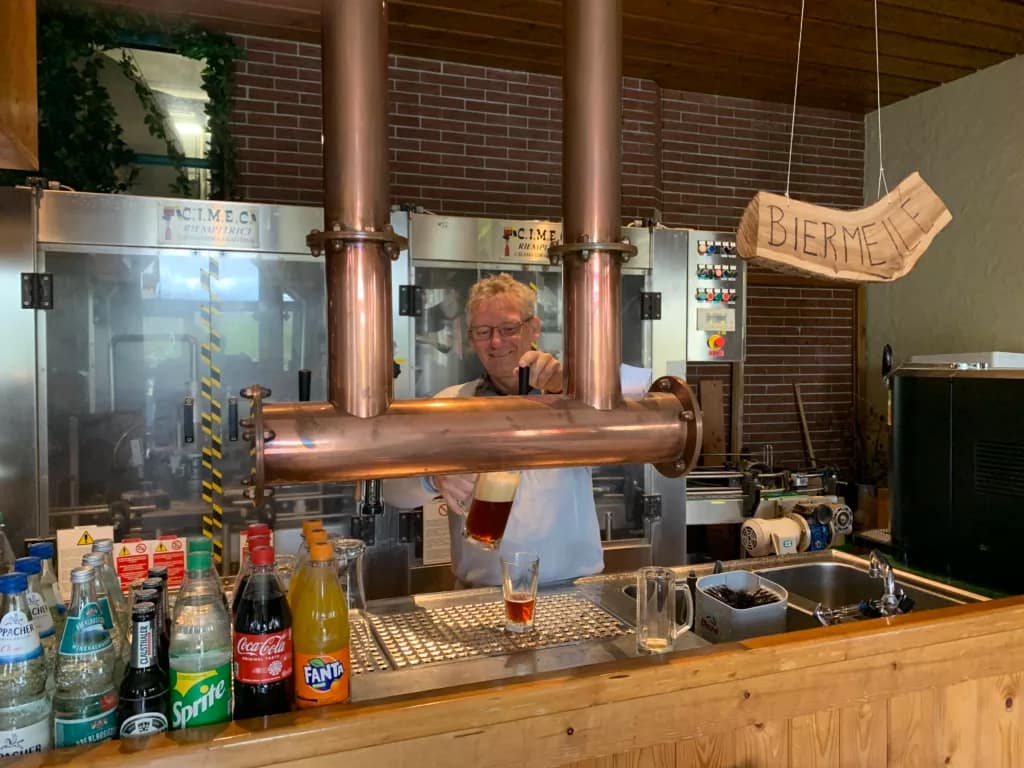 Mein Bierbrau-Kurs im Brauhaus Radebeul 12 Am 1. April war ich zum Bierbraukurs im Brauhaus Radebeul. Es hat Riesenspaß gemacht, und hier möchte ich ein paar Eindrücke davon wiedergeben.