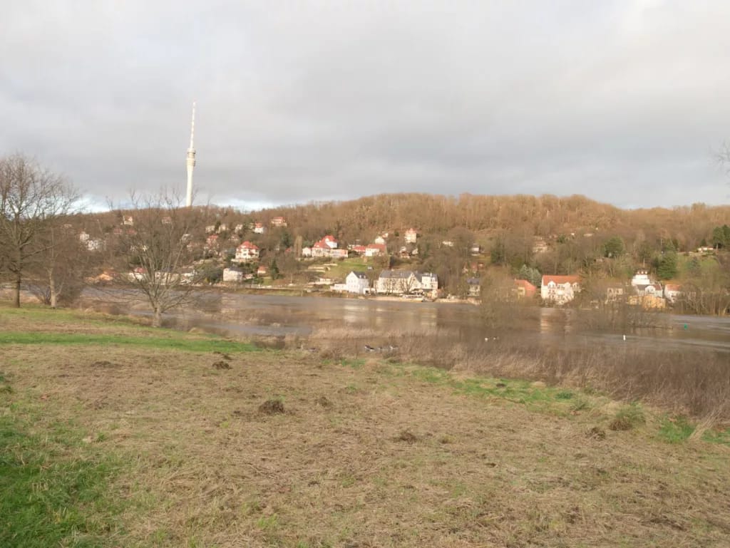 Bilder Elb-Hochwasser Dresden-Laubegast 2023 7 Das Elb-Hochwasser scheint momentan zu stagnieren. Ich habe heute nochmal paar Fotos gemacht um einen Vergleich zu haben.
