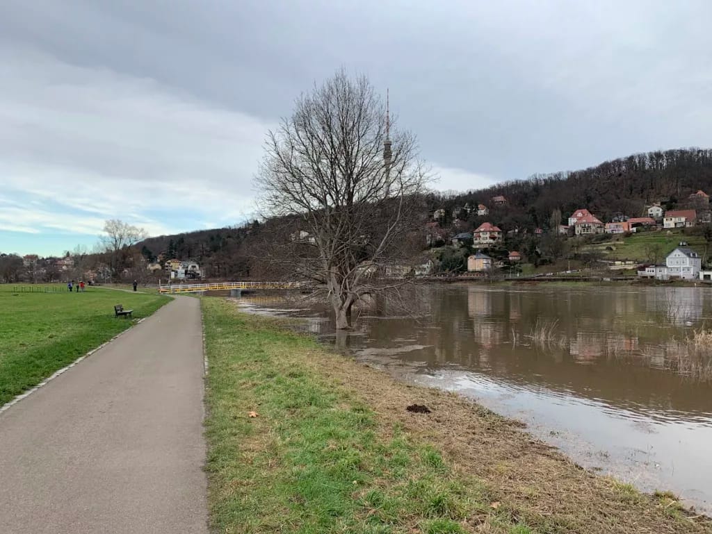 Bilder Elb-Hochwasser Dresden-Laubegast 2023 6 Das Elb-Hochwasser scheint momentan zu stagnieren. Ich habe heute nochmal paar Fotos gemacht um einen Vergleich zu haben.