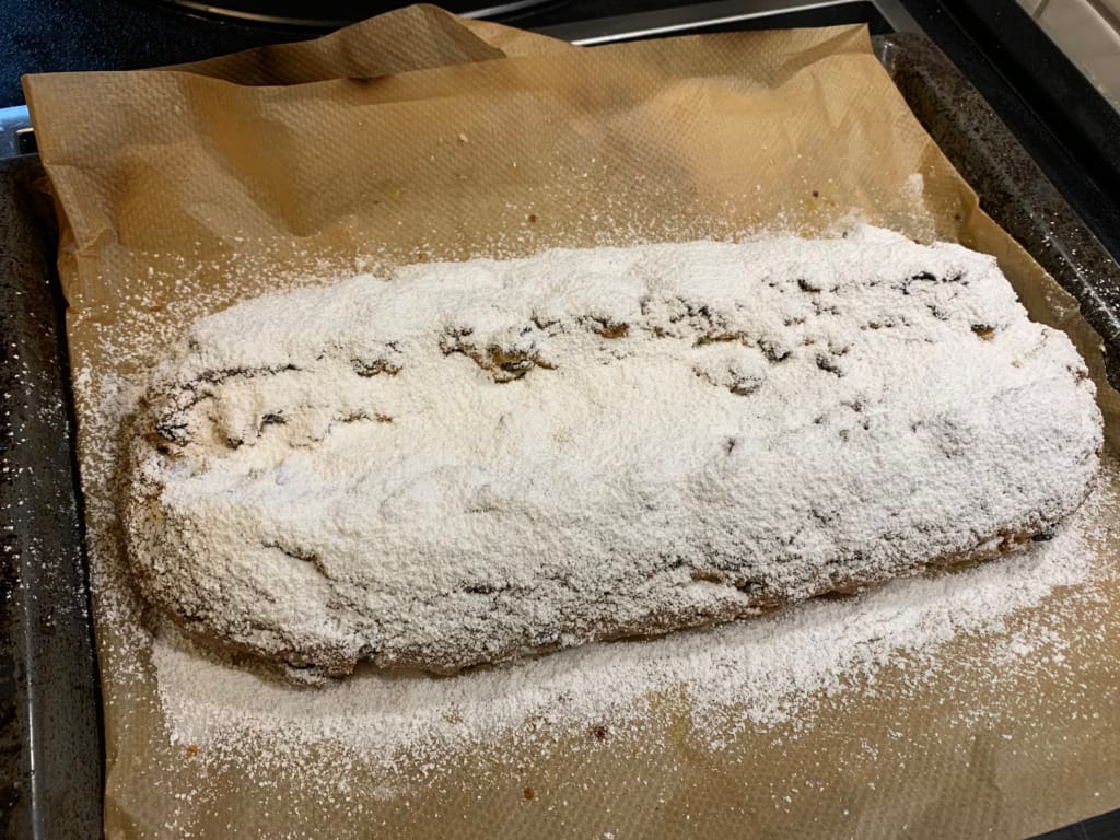 In den letzten Tagen kam immer wieder die selbe Frage: Wann sollte man seinen Dresdner Christstollen backen?